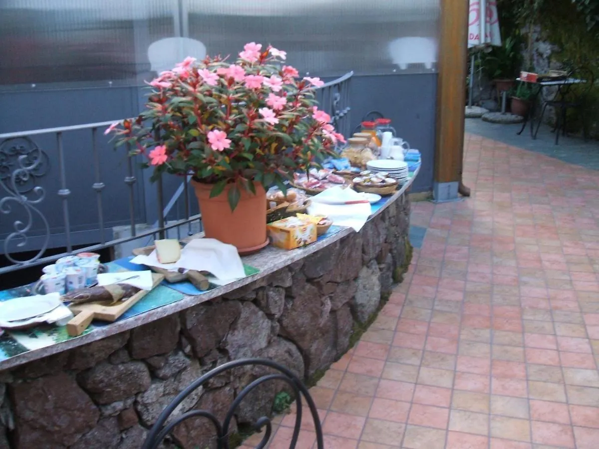 Affitta Camere Casa Delle Rose Villanova Monteleone