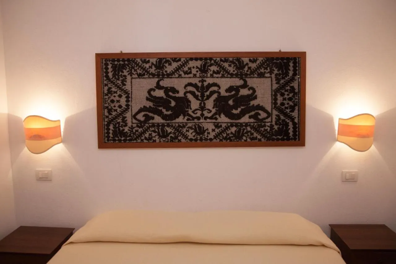 Affitta Camere Casa Delle Rose Villanova Monteleone 0*,  Italy